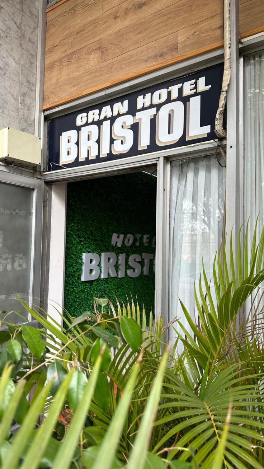Hotel Bristol Cordoba Exterior photo